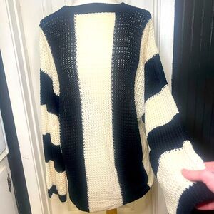 🖤 BELL SLEEVE SWEATER 🖤